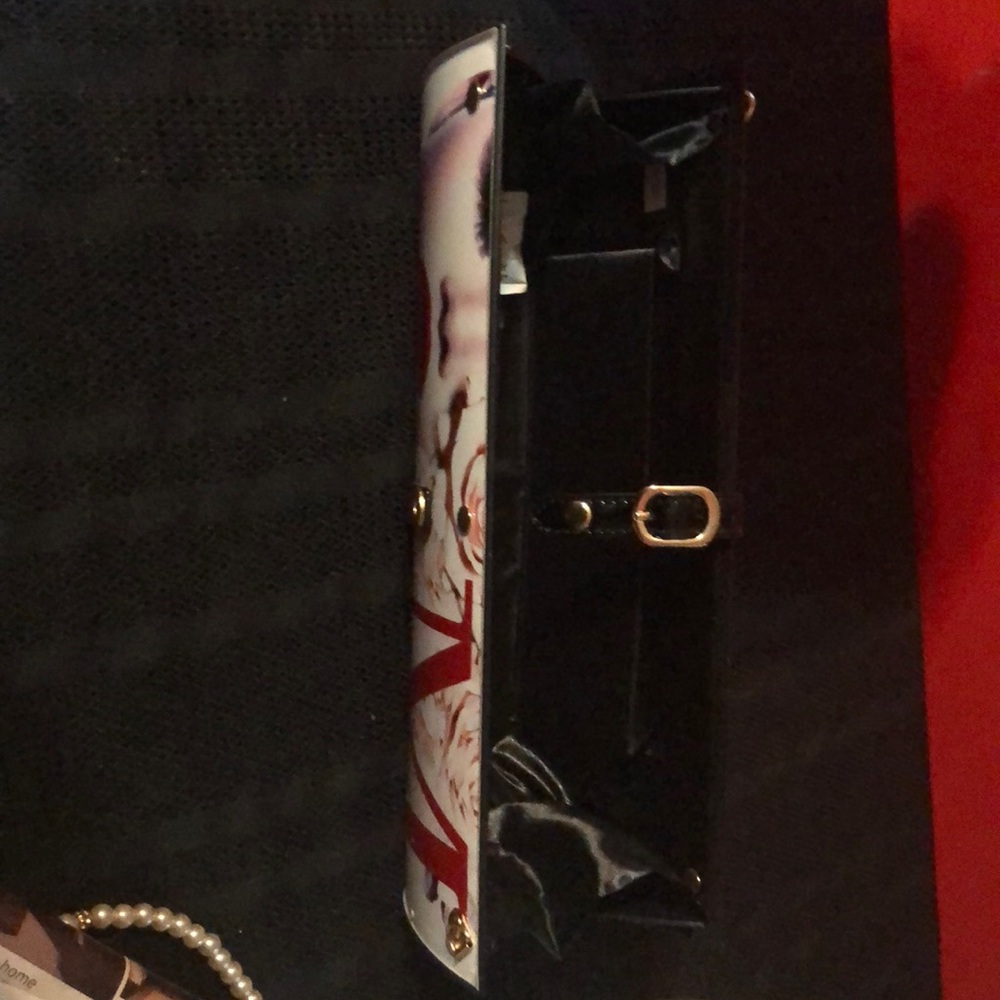 Purse - Picture 2 of 3